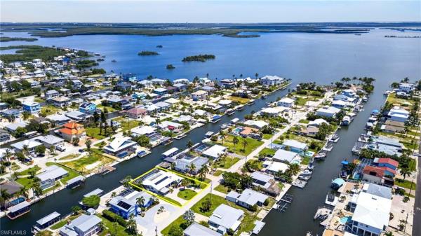 Sandpiper Village, 169 Ibis St, Fort Myers Beach, Florida 33931, image 2