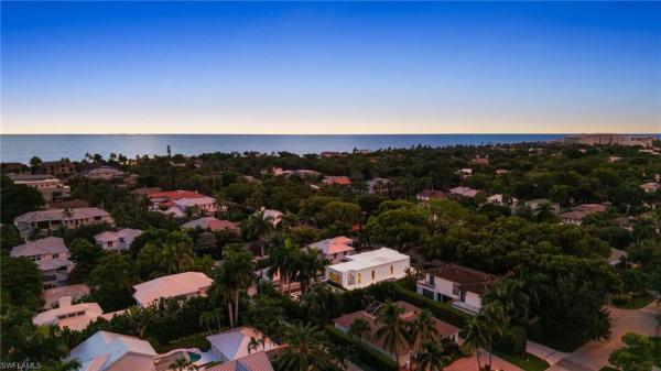 Olde Naples, 376 N 1st Ave, Naples, Florida 34102, image 1