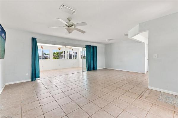 Yacht Club, 5224 Tower Dr, Cape Coral, Florida 33904, image 2