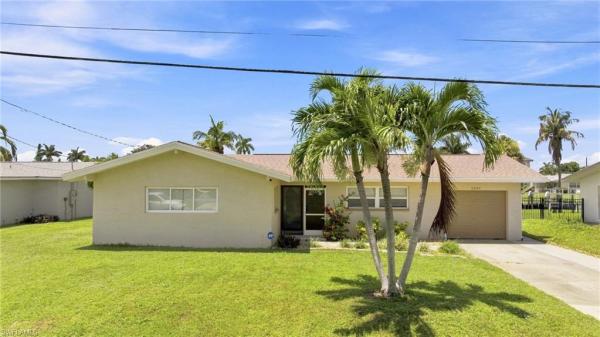 Yacht Club, 5224 Tower Dr, Cape Coral, Florida 33904, image 1