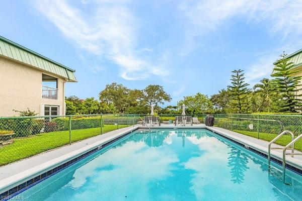 600 Valley Stream Dr #F8, Naples, Florida 34113, image 2