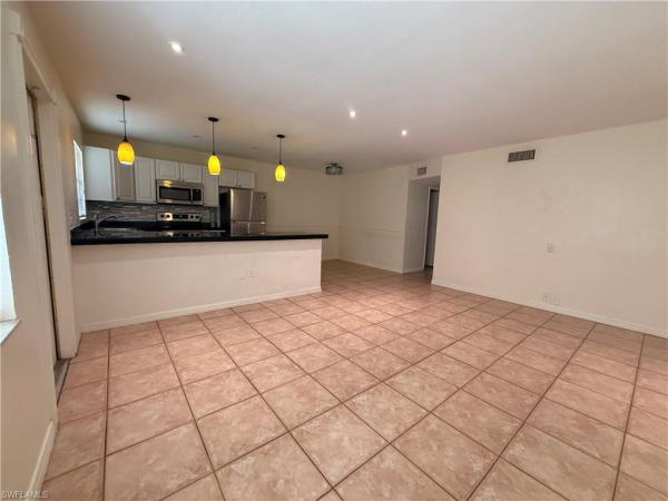4290 Gulfstream Dr #12, Naples, Florida 34112, image 2