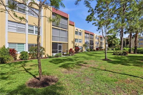 1086 Forest Lakes Dr #106, Naples, Florida 34105, image 1
