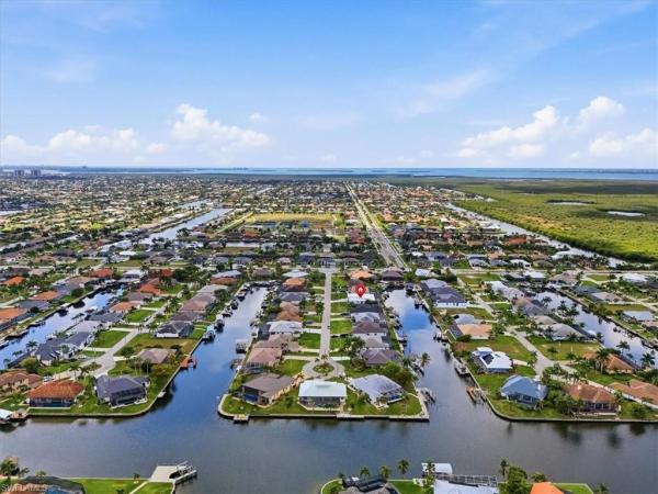 Cape Coral Residential, 4122 27th Pl, Cape Coral, Florida 33914, image 2