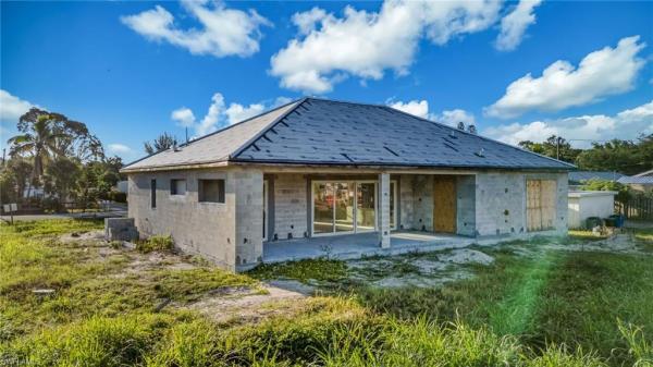 Heitmans, 27549 Oregon St, Bonita Springs, Florida 34135, image 3