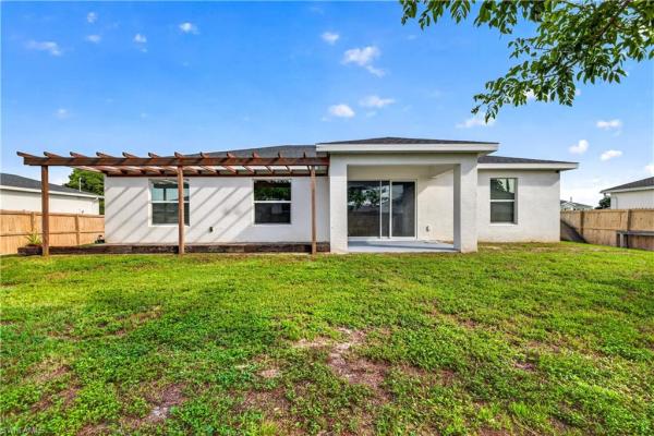 Cape Coral Residential, 204 28th Ter, Cape Coral, Florida 33993, image 1