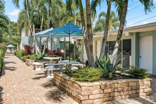 653 S 12th Ave, Naples, Florida 34102, image 3
