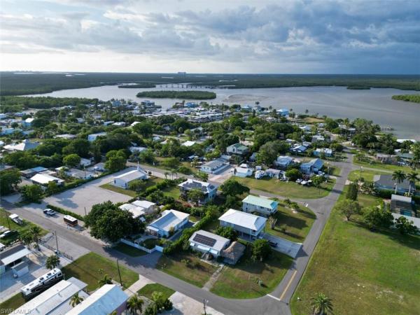 517 Coconut Ave, Goodland, Florida 34140, image 2