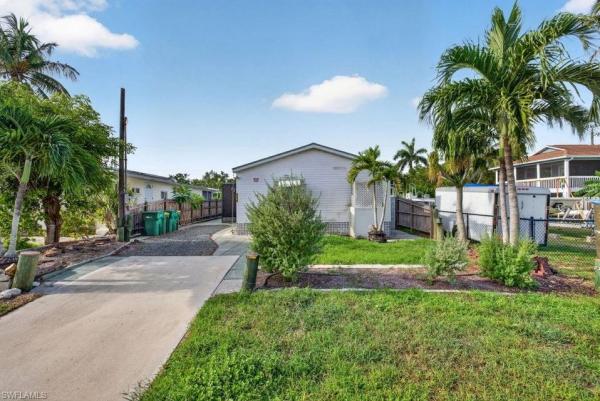 656 W Palm Cir, Goodland, Florida 34140, image 1