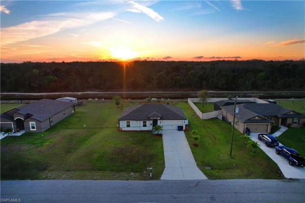 836 Youngreen Dr, Fort Myers, Florida 33913, image 3