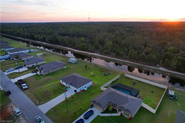 836 Youngreen Dr, Fort Myers, Florida 33913, image 2