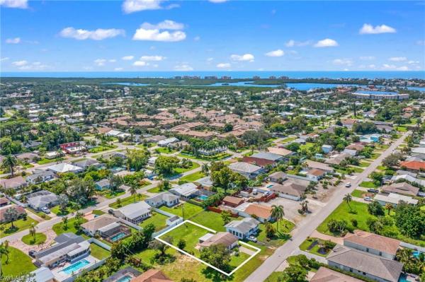 22 3rd St, Naples, Florida 34134, image 1