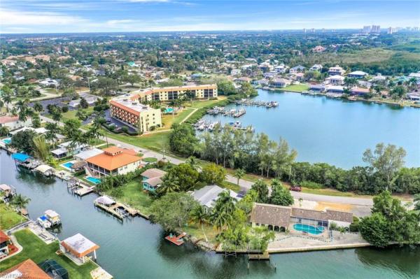249 3rd St, Naples, Florida 34134, image 2