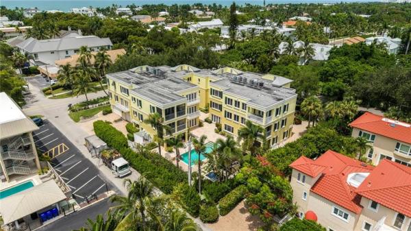 Sandy Cay At Olde Naples, 300 S 3rd Ave #3, Naples, Florida 34102, image 1