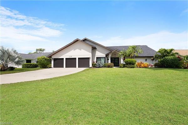 Kings Lake, 2307 Queens Way, Naples, Florida 34112, image 2