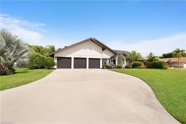 Kings Lake, 2307 Queens Way, Naples, Florida 34112, image 1