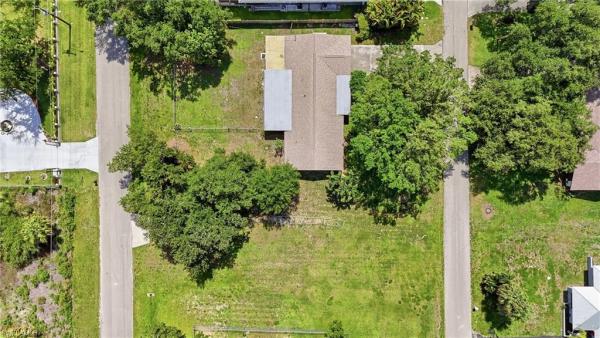 River Manor, 55 Aqua Ln, North Fort Myers, Florida 33903, image 2