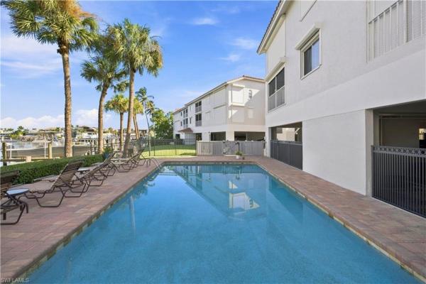 9103 Vanderbilt Dr #208, Naples, Florida 34108, image 1