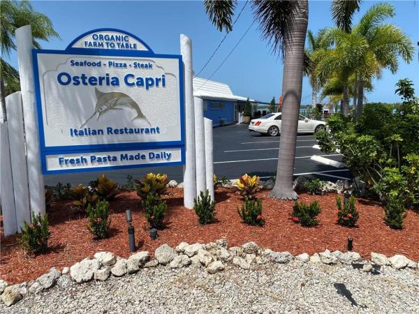 Isles Of Capri, 105 Jamaica Dr, Naples, Florida 34113, image 2