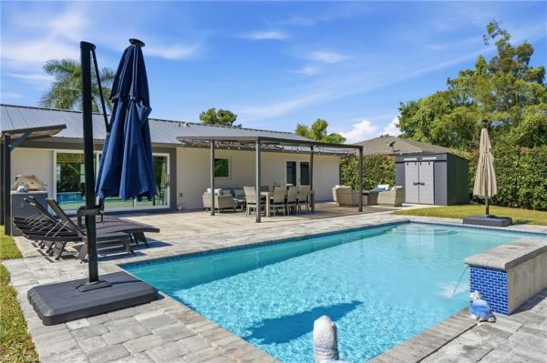 Hallendale, 2965 Woodside Ave, Naples, Florida 34112, image 3