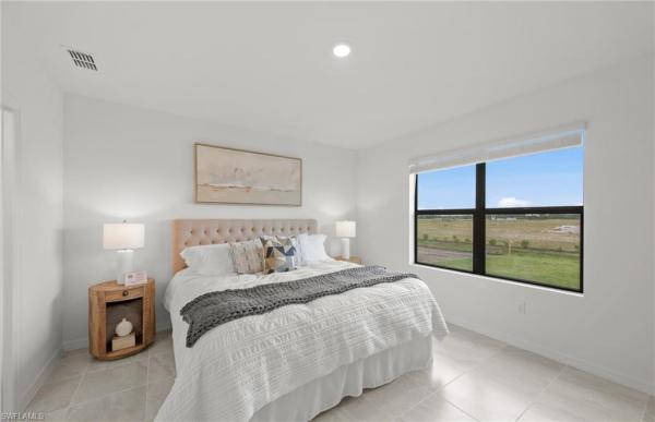 612 Oasis Lake Pl, Lehigh Acres, Florida 33936, image 2
