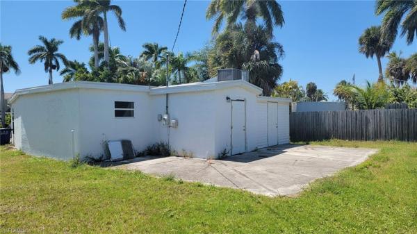 Cottage Point, 16945 Windcrest Dr, Fort Myers, Florida 33908, image 1
