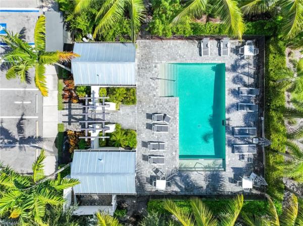 Hamilton Place, 13013 Pembroke Dr, Naples, Florida 34105, image 1
