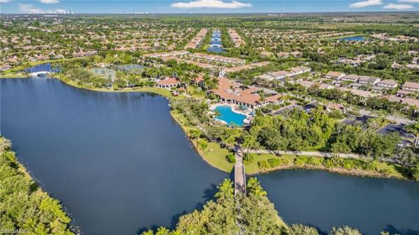 VillageWalk Of Bonita Springs, 15413 Orlanda Dr, Bonita Springs, Florida 34135, image 2