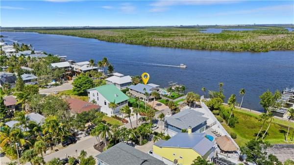 Hyde Park, 205 Bayview Ave, Fort Myers Beach, Florida 33931, image 1