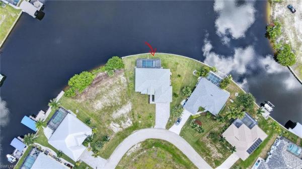 Cape Coral Residential, 913 33rd Pl, Cape Coral, Florida 33993, image 2