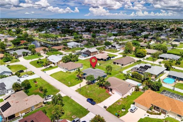 Rose Garden, 423 39th Ter, Cape Coral, Florida 33914, image 3