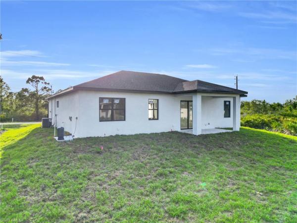 Lehigh Acres, 748 E Colyer St, Lehigh Acres, Florida 33974, image 1