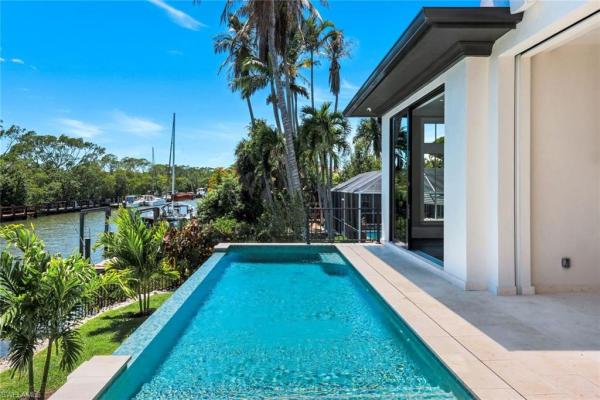 Oyster Bay, 1690 Chesapeake Ave, Naples, Florida 34102, image 1