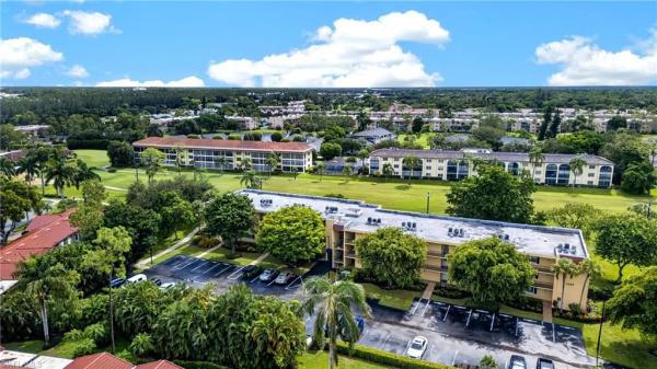 1087 Forest Lakes Dr #201, Naples, Florida 34105, image 1