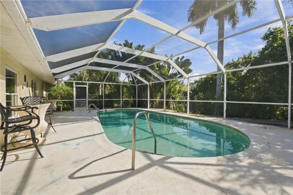 688 Valley Dr, Naples, Florida 34134, image 3