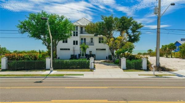 Grand Ole Man, 7974 Estero Blvd, Fort Myers Beach, Florida 33931, image 2