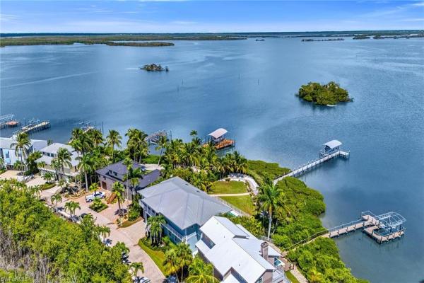 21471 Widgeon Ter, Fort Myers Beach, Florida 33931, image 2