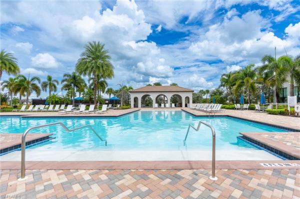 5142 Roma St, Naples, Florida 34142, image 1