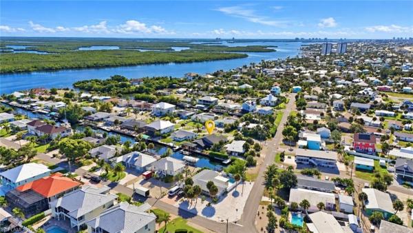 Shell Mound Park, 323 Washington Ct, Fort Myers Beach, Florida 33931, image 1