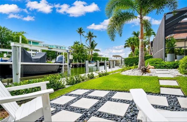 Oyster Bay, 1420 Jewel Box Ave, Naples, Florida 34102, image 1