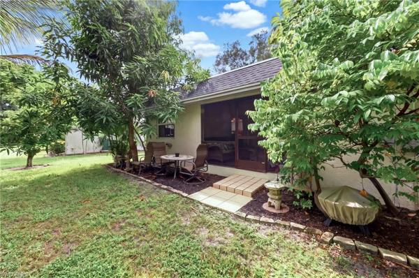 Royal Arms Villas, 220 Lanchester Ct #32, Naples, Florida 34112, image 1