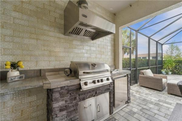 5994 Berwick Ln, Naples, Florida 34142, image 1
