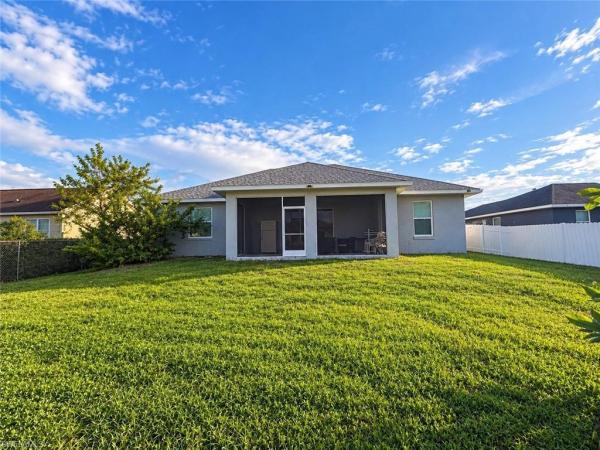 Lehigh Acres, 2608 SW 38th St, Lehigh Acres, Florida 33976, image 1