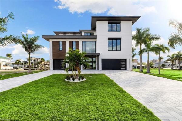 Conners At Vanderbilt Beach, 256 Trade Winds Ave, Naples, Florida 34108, image 1