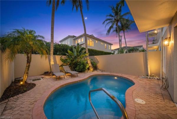572 S 11th Ave #2, Naples, Florida 34102, image 1