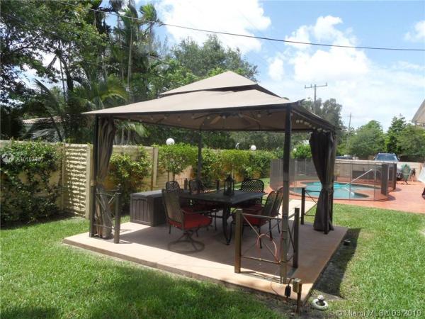 Country Club Estates, 461 Curtiss Pkwy, Miami Springs, Florida 33166, image 2