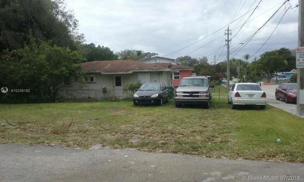 De Hedouvilles, 3200 N Thomas Ave, Miami, Florida 33133, image 2