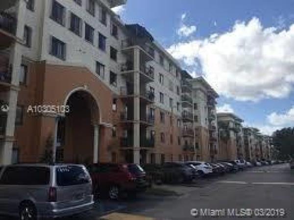 Keystone Courts, 9300 Fontainebleau Blvd #E105, Fountainebleau, Florida 33172, image 2