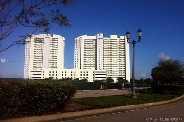 One Fifty One At Biscayne, 14951 Royal Oaks Ln #2008, North Miami, Florida 33181, image 2