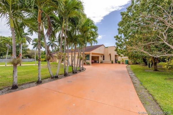 Shamrock Acres, 8710 SW 122nd St, Kendall, Florida 33176, image 2